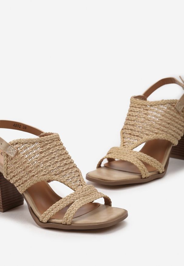 Renee - Beżowe Sandały z Plecioną Cholewką i Drewnianym Obcasem w Paski Irola. Zapięcie: pasek. Kolor: beżowy. Wzór: paski. Obcas: na obcasie. Styl: boho. Wysokość obcasa: średni