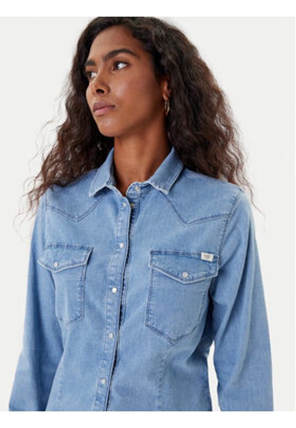 Mustang Koszula jeansowa Cody 1016935 Niebieski Slim Fit. Kolor: niebieski. Materiał: bawełna