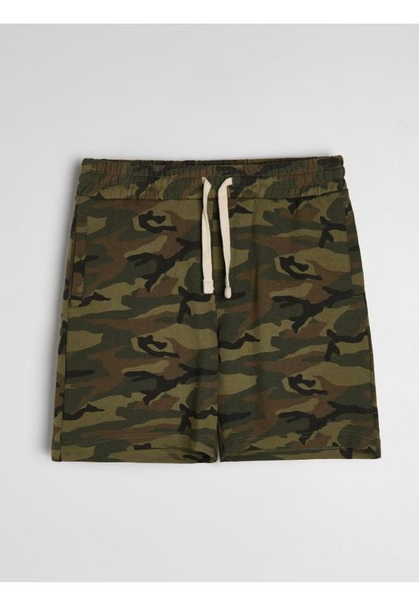 Sinsay - Szorty ze wzorem moro - khaki. Kolor: brązowy. Wzór: moro