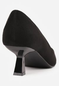 Born2be - Czarne Czółenka Vices z Imitacji Zamszu na Obcasie Typu Kaczuszka ze Skórzaną Wkładką Etamarea. Okazja: do pracy, na spotkanie biznesowe, na imprezę. Nosek buta: szpiczasty. Kolor: czarny. Materiał: skóra, zamsz. Wzór: gładki. Obcas: na obcasie. Styl: elegancki, biznesowy, wizytowy. Wysokość obcasa: średni #3