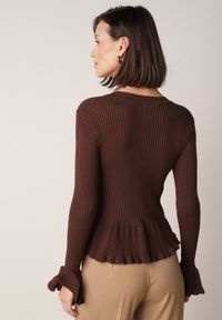 Born2be - Brązowy Elegancki Kardigan z Wiskozy z Falbankami i Guzikami z Cyrkoniami Orsea. Okazja: na co dzień. Typ kołnierza: kołnierz z falbankami. Kolor: brązowy. Materiał: wiskoza. Wzór: aplikacja. Styl: elegancki #3