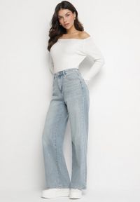 Born2be - Niebieskie Jeansy z Bawełną o Szerokim Kroju z Cyrkoniami Eladrela. Okazja: na co dzień. Stan: podwyższony. Kolor: niebieski. Styl: elegancki, casual