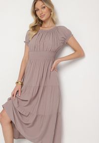 Born2be - Ciemnobeżowa Sukienka o Rozkloszowanym Kroju z Dekoltem Typu Łódka Miranea. Okazja: na co dzień. Kolor: beżowy. Materiał: jeans. Typ sukienki: proste, rozkloszowane. Styl: klasyczny, casual #4