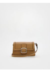 Reserved - Torebka crossbody z klamrą - brązowy. Kolor: brązowy. Materiał: skórzane. Styl: klasyczny