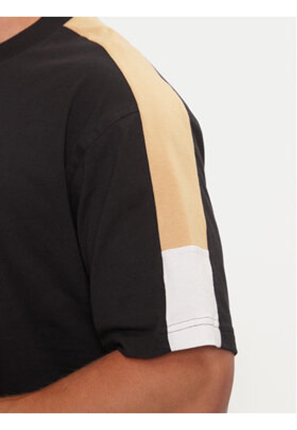 New Balance T-Shirt Classics MT43526BK Czarny Relaxed Fit. Kolor: czarny. Materiał: bawełna