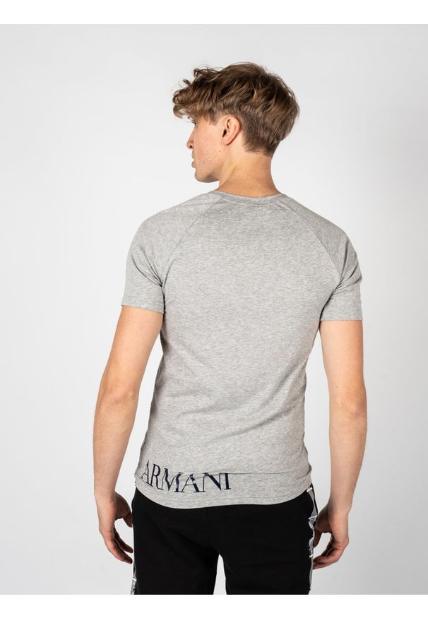 Emporio Armani T-shirt "V-Neck" | 111760 3R755 | Mężczyzna | Szary Melanż. Kolor: szary. Materiał: bawełna, elastan. Wzór: melanż