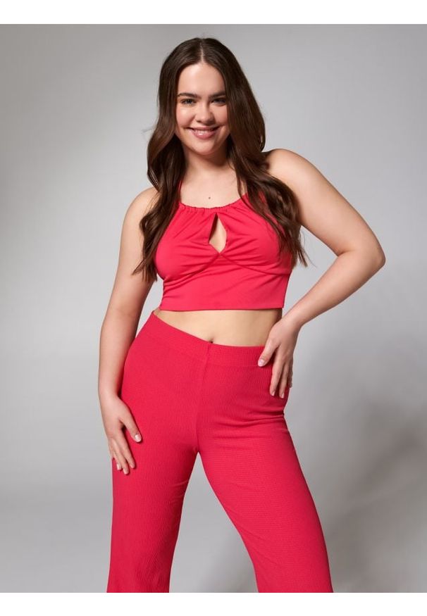Sinsay - Crop top z wiązaniem - różowy. Kolor: różowy. Materiał: materiał. Styl: elegancki