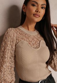 Renee - Beżowy Sweter z Prążkowanej Dzianiny z Koronką Ule. Kolor: beżowy. Materiał: koronka, dzianina, prążkowany. Wzór: koronka #4