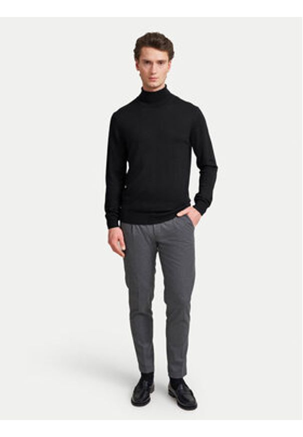 Bugatti Golf 7700 65540B Czarny Regular Fit. Typ kołnierza: golf. Kolor: czarny. Materiał: wełna