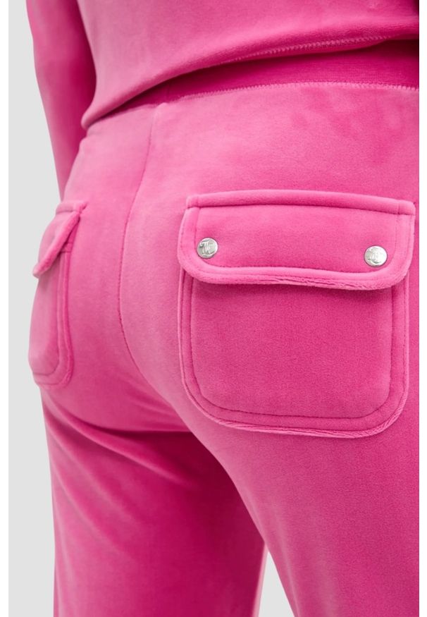 Juicy Couture - JUICY COUTURE Różowe damskie spodnie welurowe Del Ray Pocket Pant, Rozmiar M. Kolor: różowy. Materiał: welur