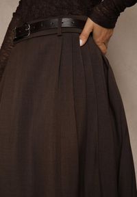 Renee - Brązowa Rozkloszowana Spódnica z Wiskozy z Dodatkowym Paskiem z Klamrą Lowedina. Kolor: brązowy. Materiał: wiskoza #4