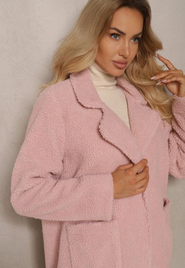 Renee - Różowy Płaszcz z Futerkiem na Napy z Kieszeniami Porttiana. Kolor: różowy. Materiał: futro. Sezon: zima