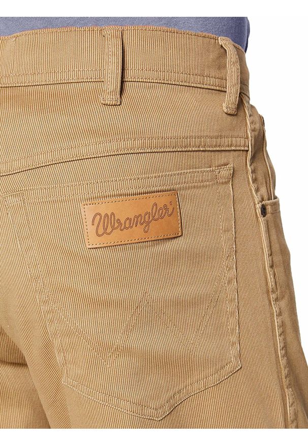 Wrangler - WRANGLER TEXAS SPODNIE MĘSKIE SAND W121XA58N 112126248