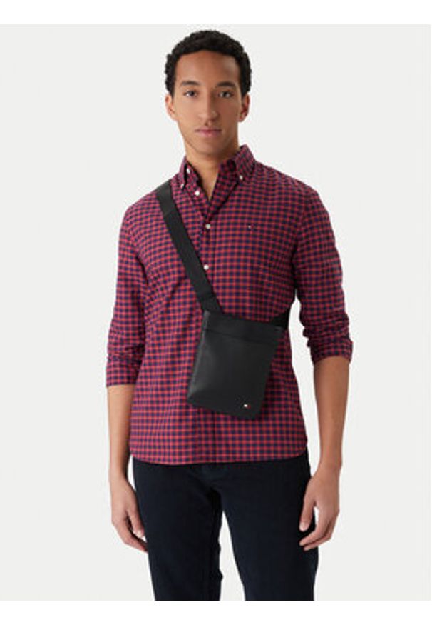 TOMMY HILFIGER - Tommy Hilfiger Saszetka Th Flag Mini Crossover AM0AM14014 Czarny. Kolor: czarny. Materiał: skóra