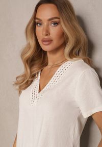 Renee - Beżowy Bawełniany T-shirt z Wiskozą i Ażurowym Wzorem Fenirea. Okazja: na co dzień. Kolor: beżowy. Materiał: bawełna, wiskoza. Wzór: ażurowy. Styl: casual, elegancki