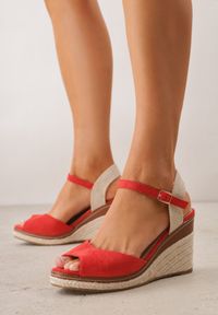 Born2be - Czerwone Sandały VICES na Koturnie z Plecionki w Stylu Boho Corolea. Zapięcie: pasek. Kolor: czerwony. Materiał: len. Obcas: na koturnie. Styl: boho. Wysokość obcasa: średni #1