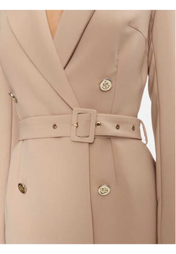 Guess Sukienka koktajlowa Leonie W4BK46 WGLO2 Beżowy Regular Fit. Kolor: beżowy. Materiał: syntetyk. Styl: wizytowy