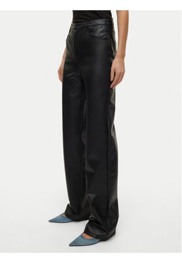 Vero Moda Spodnie z imitacji skóry Tessa 10310878 Czarny Wide Leg. Kolor: czarny. Materiał: skóra
