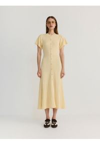 Reserved - Dzianinowa sukienka maxi z wiskozą - jasnożółty. Kolor: żółty. Materiał: dzianina, wiskoza. Długość: maxi