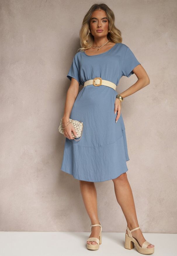 Renee - Niebieska Sukienka z Wiskozy o Rozkloszowanym Kroju Irisena. Okazja: na co dzień. Kolor: niebieski. Materiał: wiskoza. Typ sukienki: proste. Styl: elegancki, casual