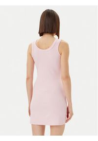 Guess Sukienka codzienna V5GK06 K8RT2 Różowy Slim Fit. Okazja: na co dzień. Kolor: różowy. Materiał: wiskoza. Typ sukienki: proste. Styl: casual