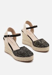 Renee - Czarne Sandały Boho na Plecionym Koturnie z Wkładką ze Skóry Naturalnej Maniffia. Okazja: na co dzień, na spacer. Zapięcie: pasek. Kolor: czarny. Materiał: skóra. Wzór: aplikacja. Sezon: lato. Obcas: na koturnie. Styl: boho #4