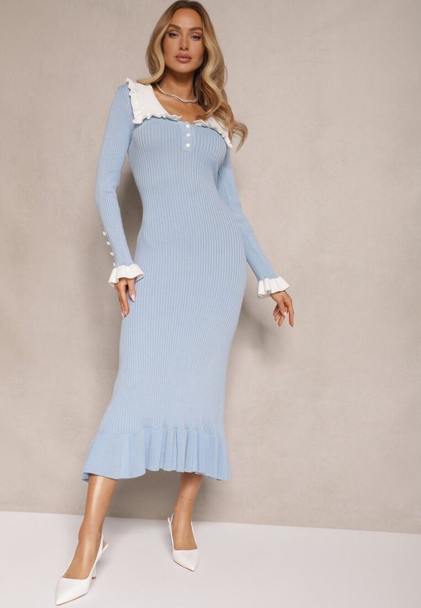 Renee - Jasnoniebieska Sukienka Retro z Dzianiny z Wiskozą Zdobiona Kołnierzykiem Zihanne. Kolor: niebieski. Materiał: dzianina, wiskoza. Wzór: aplikacja. Styl: retro