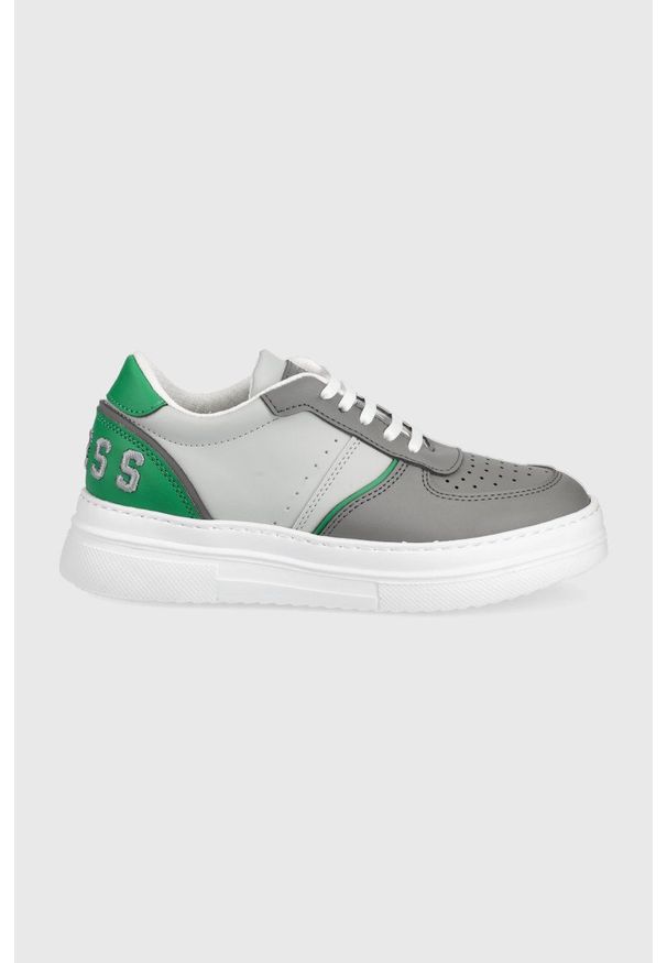 Guess buty dziecięce kolor szary. Nosek buta: okrągły. Zapięcie: sznurówki. Kolor: szary. Materiał: skóra, guma. Obcas: na platformie