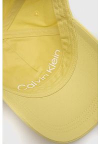 Calvin Klein czapka z daszkiem bawełniana kolor żółty z aplikacją. Kolor: żółty. Materiał: bawełna. Wzór: aplikacja #2