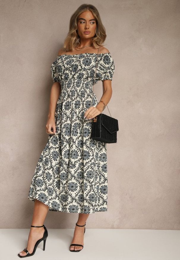 Renee - Czarna Sukienka z Bawełną Ozdobiona Bufiastymi Rękawami Revalle. Okazja: na co dzień, do pracy, na imprezę. Kolor: czarny. Materiał: bawełna. Wzór: aplikacja. Typ sukienki: proste. Styl: casual, elegancki, klasyczny