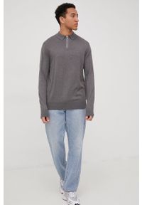 Brave Soul sweter bawełniany męski kolor szary lekki. Okazja: na co dzień. Kolor: szary. Materiał: bawełna. Długość rękawa: długi rękaw. Długość: krótkie. Styl: casual #4