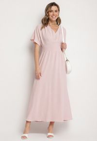 Born2be - Jasnoróżowa Rozkloszowana Sukienka z Gumką w Talii i Dekoltem w Serek Iffara. Okazja: do pracy, na co dzień, na spotkanie biznesowe. Typ kołnierza: dekolt w serek. Kolor: różowy. Styl: casual, biznesowy #4