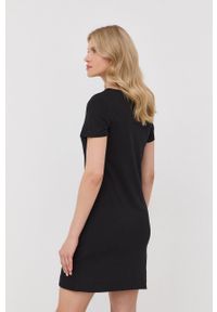 Love Moschino sukienka bawełniana kolor czarny mini prosta. Okazja: na co dzień. Kolor: czarny. Materiał: bawełna. Długość rękawa: krótki rękaw. Wzór: nadruk. Typ sukienki: proste. Styl: casual. Długość: mini