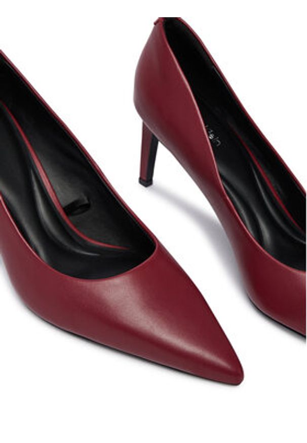 Calvin Klein Szpilki Ess Stiletto 70 HW0HW02607 Bordowy. Kolor: czerwony. Materiał: skóra. Obcas: na szpilce