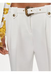 Versace Jeans Couture Spodnie materiałowe 76HAA111 Biały Slim Fit. Kolor: biały. Materiał: syntetyk
