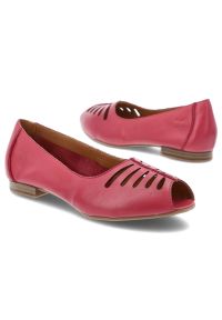Baleriny damskie Maciejka, cholewka skóra naturalna ażurowe wycięcia odkryty nosek wsuwany fason niski obcas lekka konstrukcja, różowe, P7541-15/00-1. Kolor: różowy. Materiał: skóra. Szerokość cholewki: normalna. Wzór: ażurowy. Obcas: na obcasie. Wysokość obcasa: niski #7