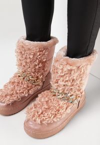Born2be - Różowe Śniegowce Timanie. Nosek buta: okrągły. Zapięcie: bez zapięcia. Kolor: różowy. Materiał: materiał, futro. Wzór: aplikacja
