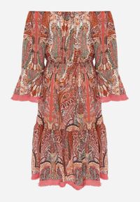 Renee - Czerwona Rozkloszowana Sukienka w Print Paisley z Frędzelkami i Hiszpańskim Dekoltem Jotalle. Okazja: na imprezę. Kolor: czerwony. Długość rękawa: długi rękaw. Wzór: nadruk, paisley. Styl: elegancki, wizytowy #3