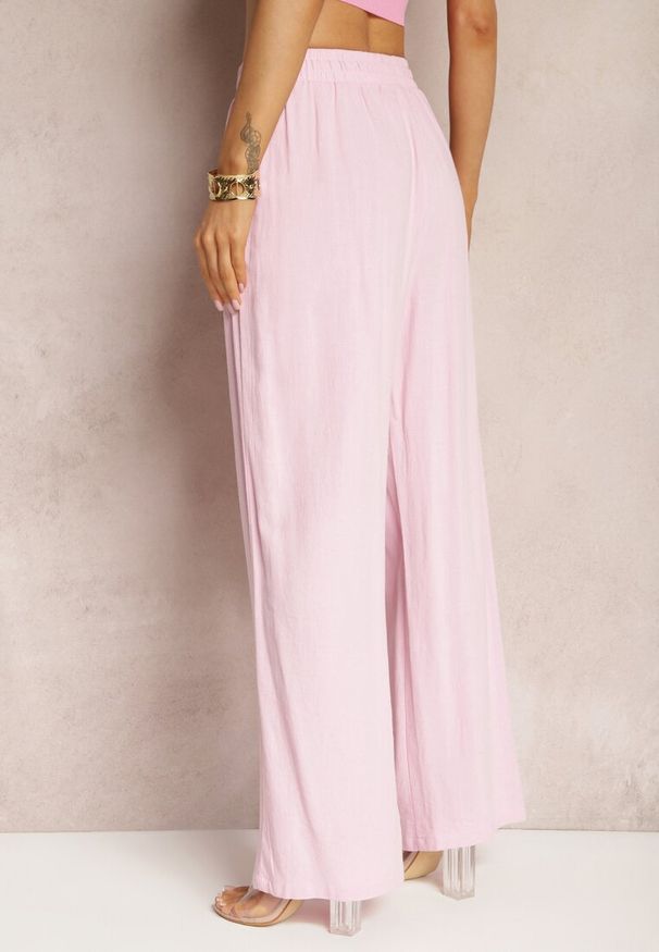 Renee - Różowe Szerokie Spodnie z Wiskozy z Dodatkiem Lnu Delsira. Okazja: na co dzień. Stan: podwyższony. Kolekcja: plus size. Kolor: różowy. Materiał: wiskoza, len. Długość: długie. Styl: casual, elegancki