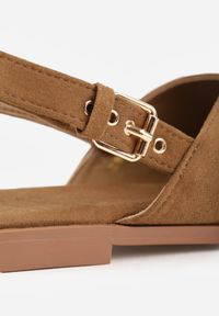 Born2be - Ciemnobeżowe Sandały VICES z Paskami w Kształcie X z Imitacji Zamszu Laraida. Okazja: na co dzień. Zapięcie: pasek. Kolor: beżowy. Materiał: zamsz. Wzór: paski. Sezon: lato. Styl: casual, elegancki #6