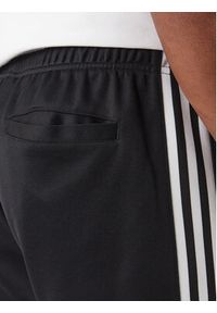 Adidas - adidas Spodnie dresowe Classic KE3530 Czarny Slim Fit. Kolor: czarny. Materiał: syntetyk #4