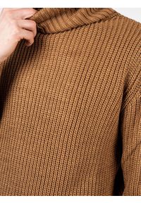 Xagon Man Sweter | A2208 1K 080G | Mężczyzna | Brązowy. Okazja: na co dzień. Typ kołnierza: golf. Kolor: brązowy. Materiał: akryl. Styl: casual