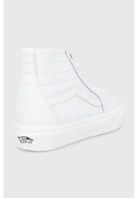 Vans Tenisówki damskie kolor biały. Nosek buta: okrągły. Zapięcie: sznurówki. Kolor: biały. Materiał: guma. Szerokość cholewki: normalna