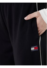 Tommy Jeans Spodnie dresowe Archive DW0DW22633 Czarny Regular Fit. Kolor: czarny. Materiał: syntetyk #3