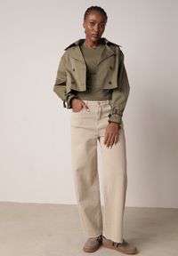 Born2be - Ciemnobeżowa Gładka Bluzka z Długim Rękawem z Bawełną Moaneta. Okazja: na co dzień. Kolor: beżowy. Materiał: bawełna. Długość rękawa: długi rękaw. Długość: długie. Wzór: gładki. Styl: casual, elegancki, klasyczny #2