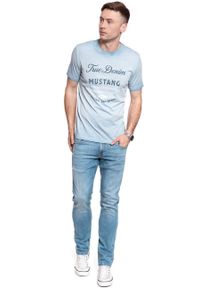 Mustang - MUSTANG Alex C Print FADED DENIM 1008961 5124. Kolor: niebieski. Materiał: denim. Wzór: nadruk #5