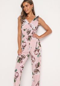 Born2be - Jasnoróżowy Taliowany Kombinezon w Kwiaty z Długimi Nogawkami Renivia. Okazja: na co dzień. Kolor: różowy. Długość: długie. Wzór: kwiaty. Styl: casual, street #4