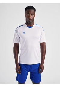 Koszulka piłkarska z krótkim rękawem męska Hummel Core XK Poly Jersey S/S. Kolor: biały, wielokolorowy, niebieski. Materiał: jersey. Długość rękawa: krótki rękaw. Długość: krótkie. Sport: piłka nożna
