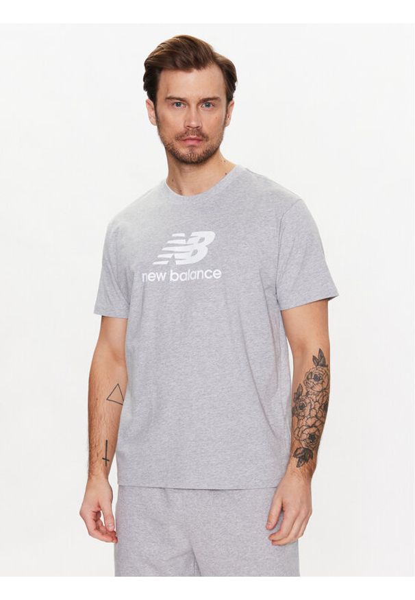 New Balance T-Shirt MT31541 Szary Relaxed Fit. Kolor: szary. Materiał: bawełna