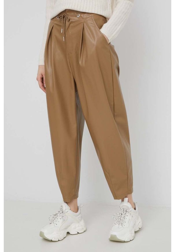 only - Only spodnie damskie kolor beżowy szerokie high waist. Stan: podwyższony. Kolor: beżowy